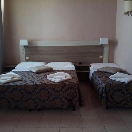 Hhb Hotel Флоренция Екстериор снимка