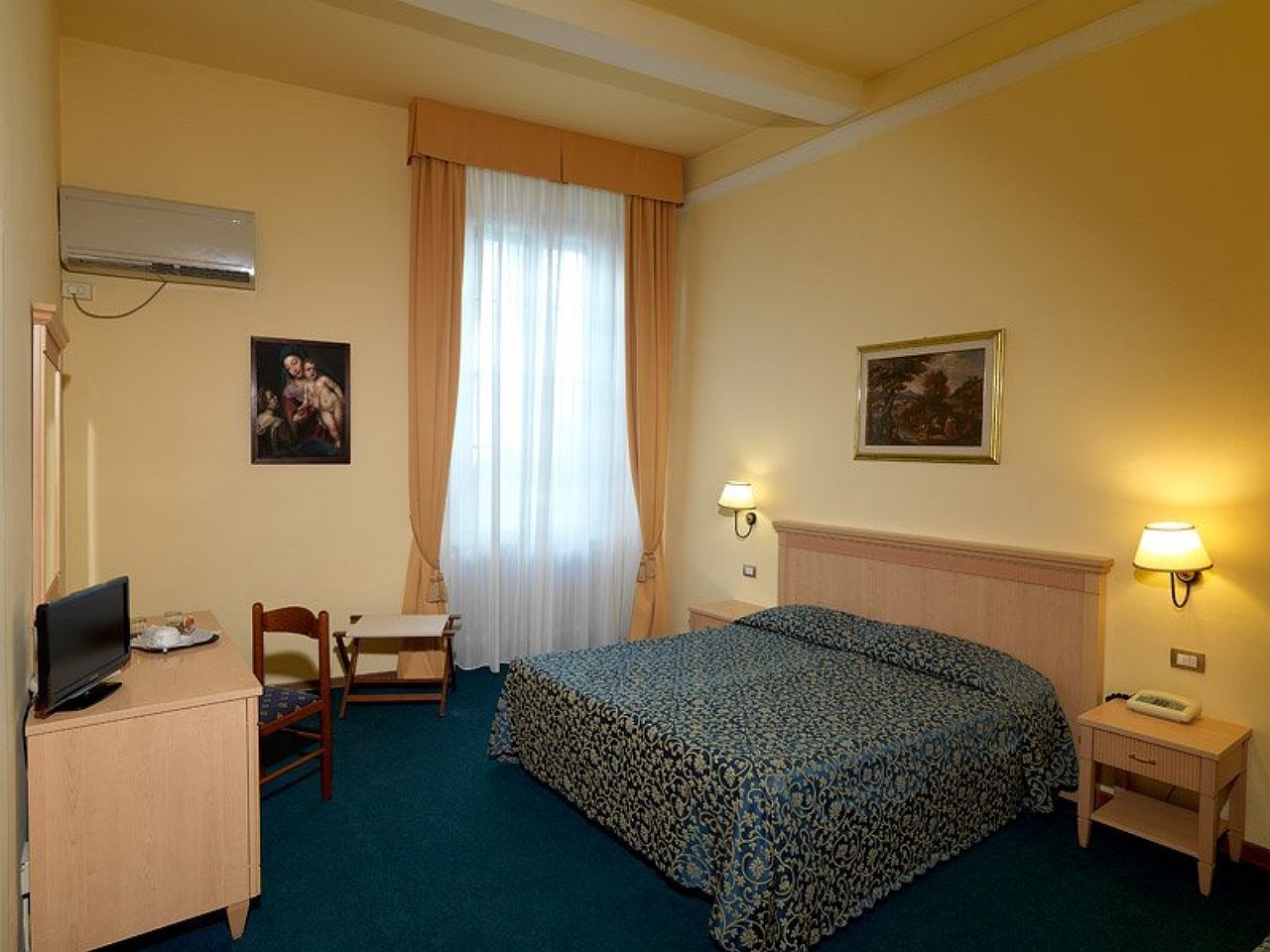 Hhb Hotel Флоренция Екстериор снимка