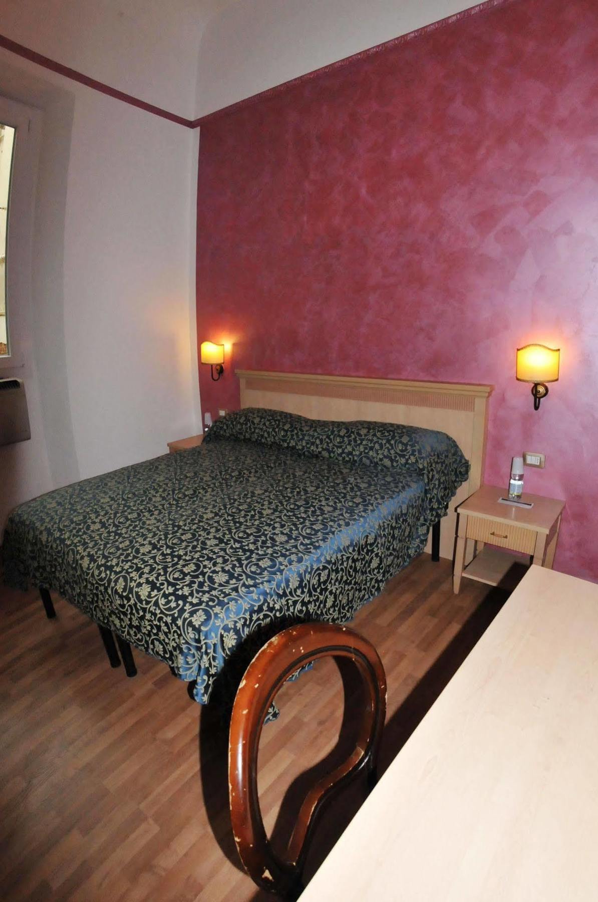 Hhb Hotel Флоренция Екстериор снимка