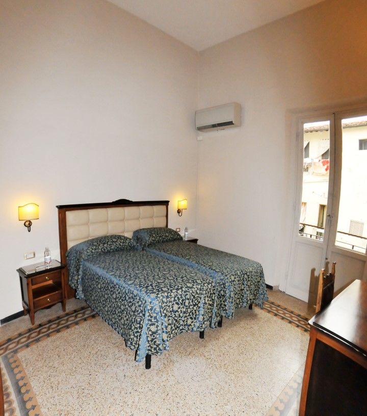 Hhb Hotel Флоренция Екстериор снимка
