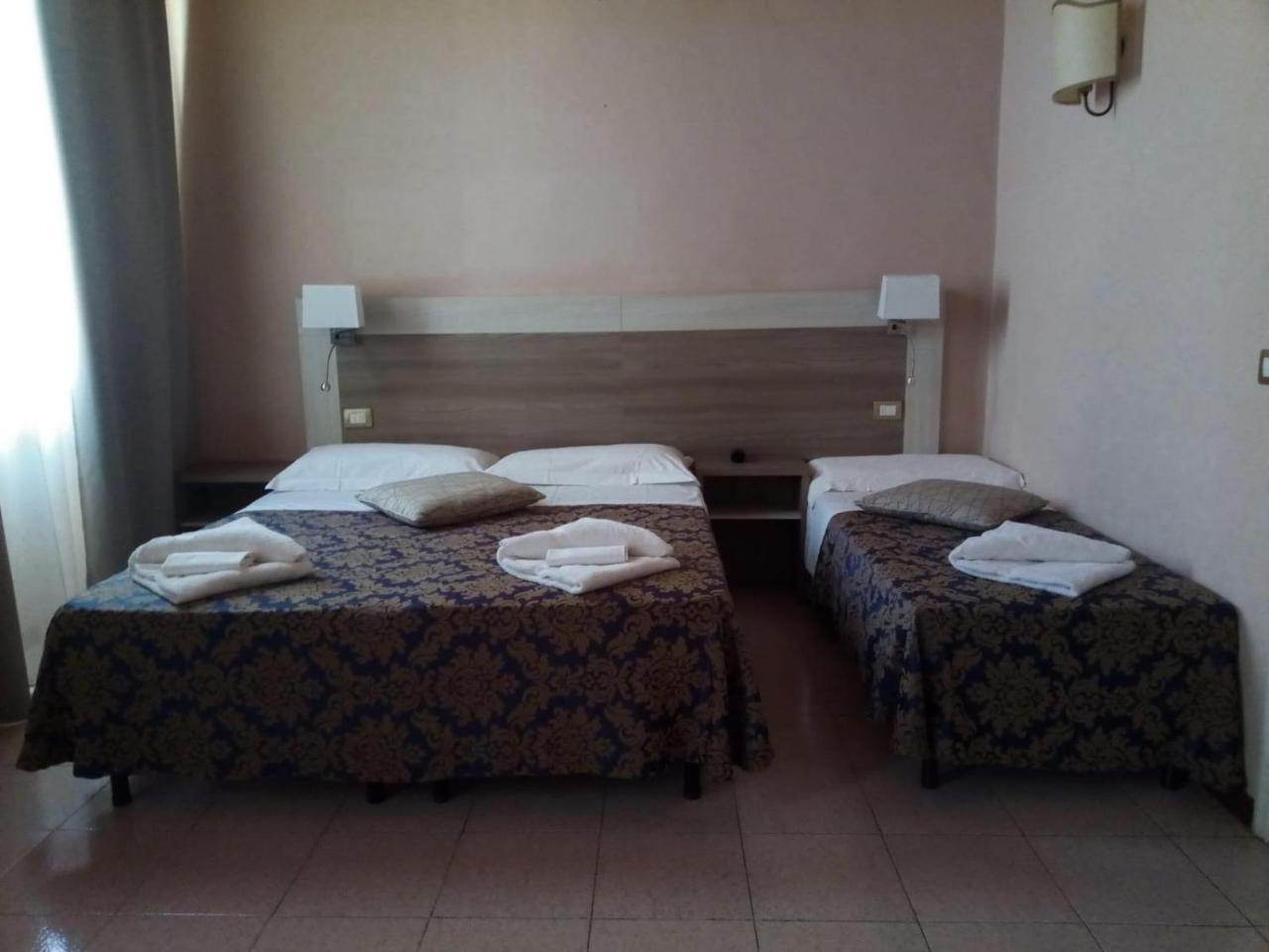 Hhb Hotel Флоренция Екстериор снимка