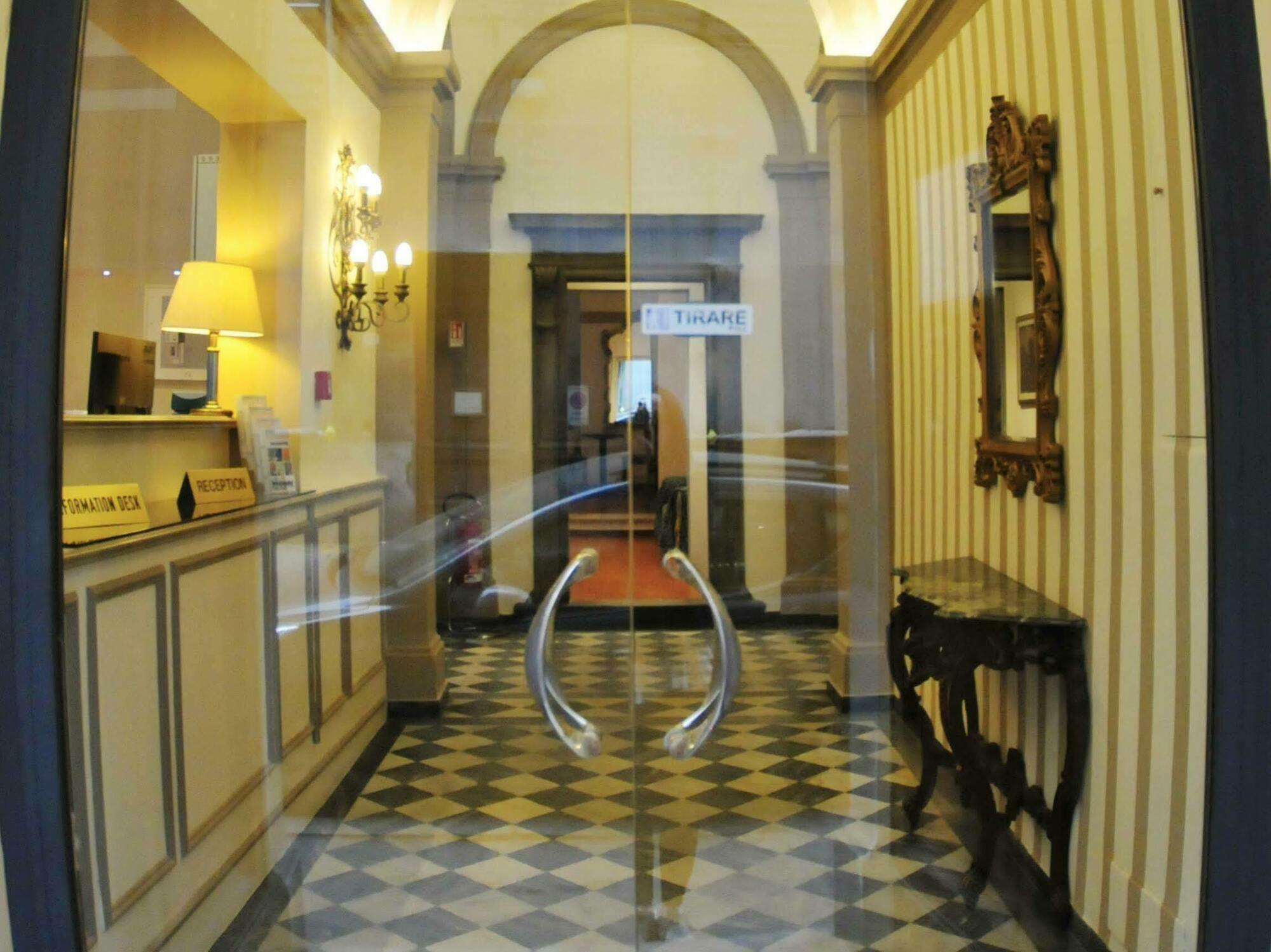 Hhb Hotel Флоренция Екстериор снимка